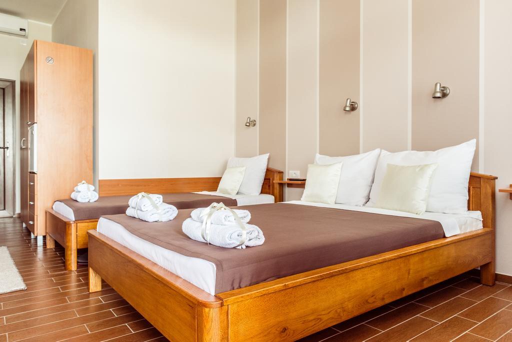 B&B Posejdon Sremska Mitrovica Exterior photo
