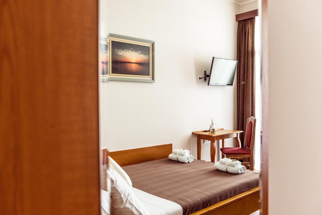 B&B Posejdon Sremska Mitrovica Exterior photo