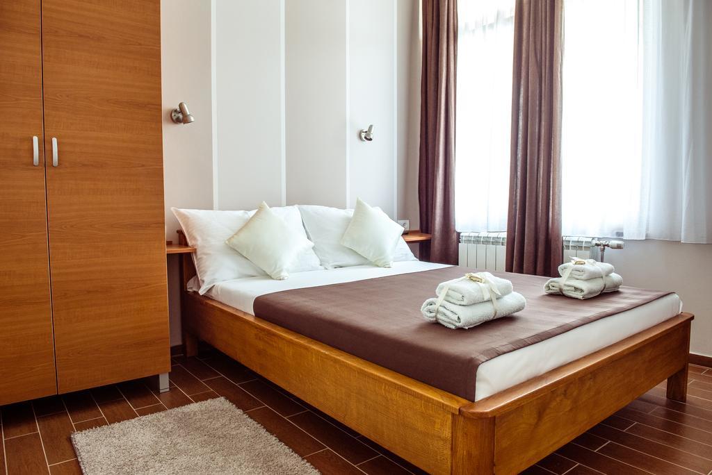 B&B Posejdon Sremska Mitrovica Exterior photo