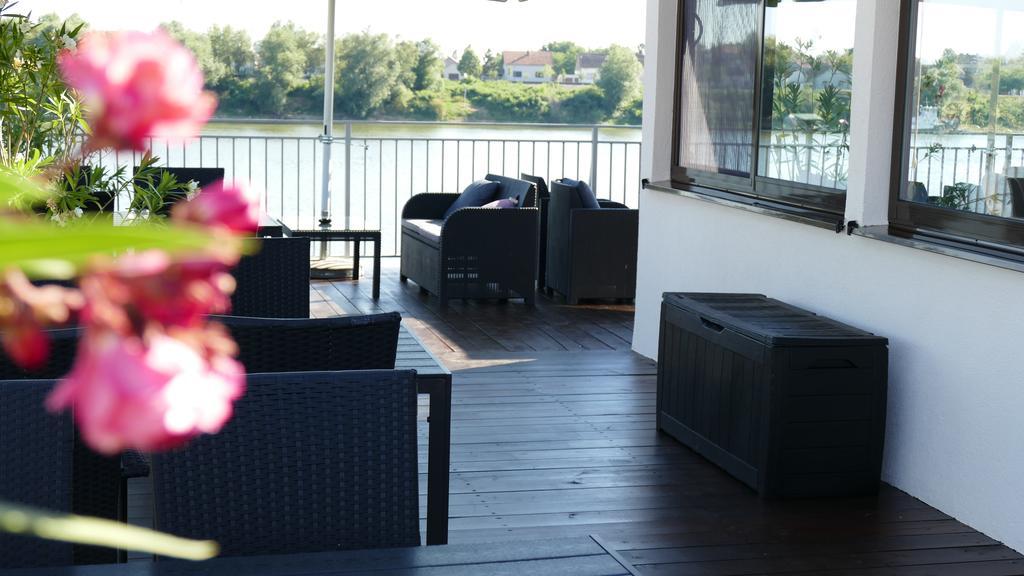 B&B Posejdon Sremska Mitrovica Exterior photo
